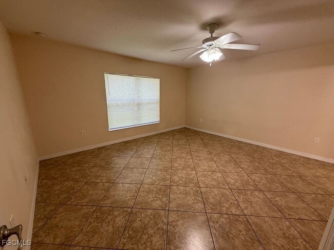 Building Photo - 919 Berg St E