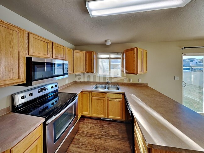 Photo - 173 Apple Ave