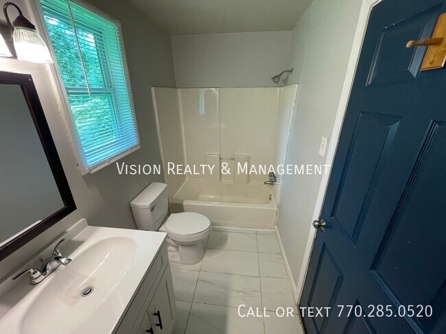 Photo - 1642 Mary George Ave NW