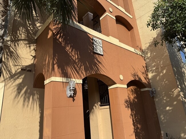 Building Photo - 5536 Metrowest Blvd Unit 8-311 Rental