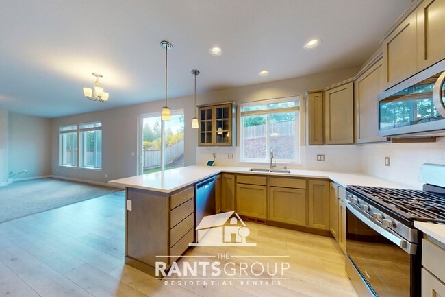 Photo - Modern 3-Bed Home in Steilacoom Ridge w/ AC, Fenced Yard and Easy Commute to JBLM!