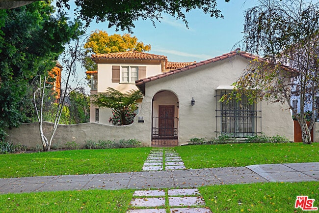 Photo - 466 S Beverwil Dr House