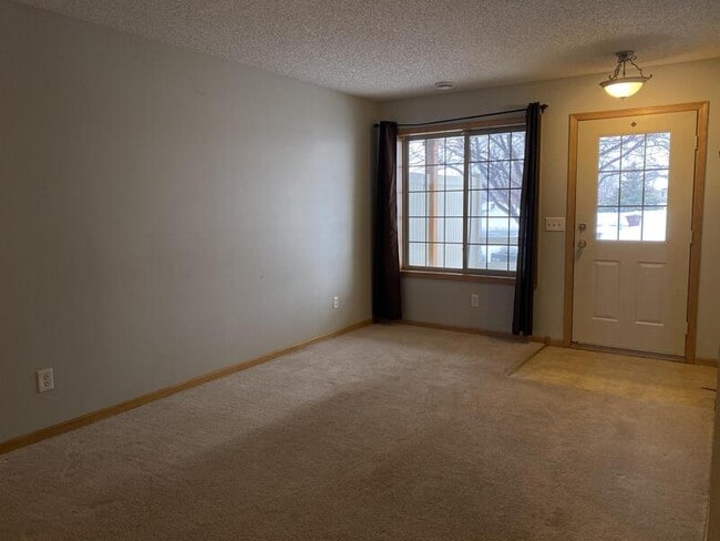 Photo - 860 Independence Dr