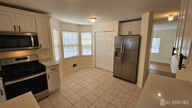 Photo - 405 Cobblestone Ct
