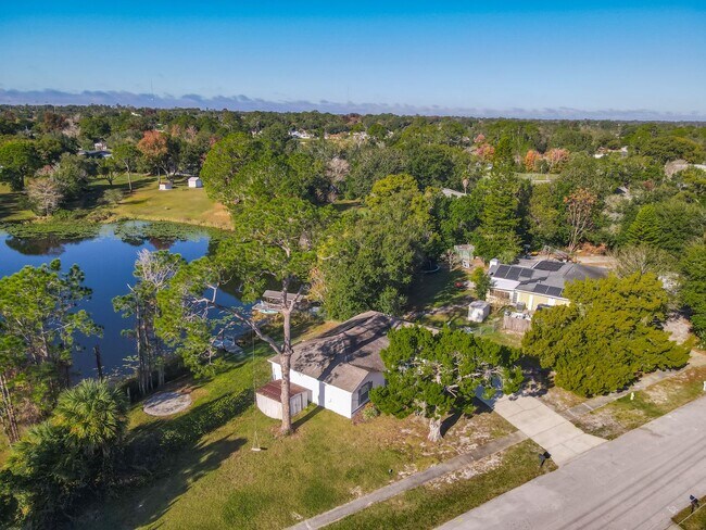 Photo - Pet Friendly Lake Front House for Rent!