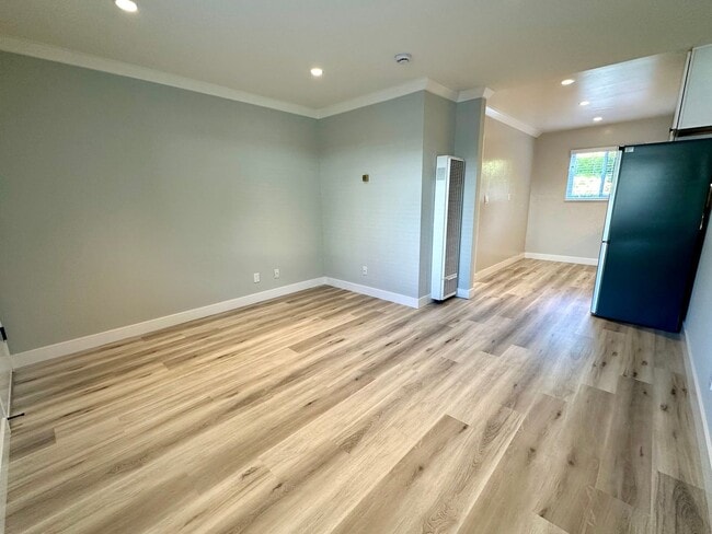 Photo - The Pines Apartments