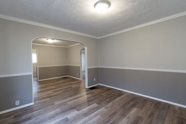 Photo - 1419 W 22nd St