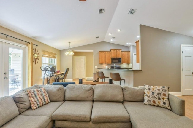 Photo - 3513 Larkspur Ln