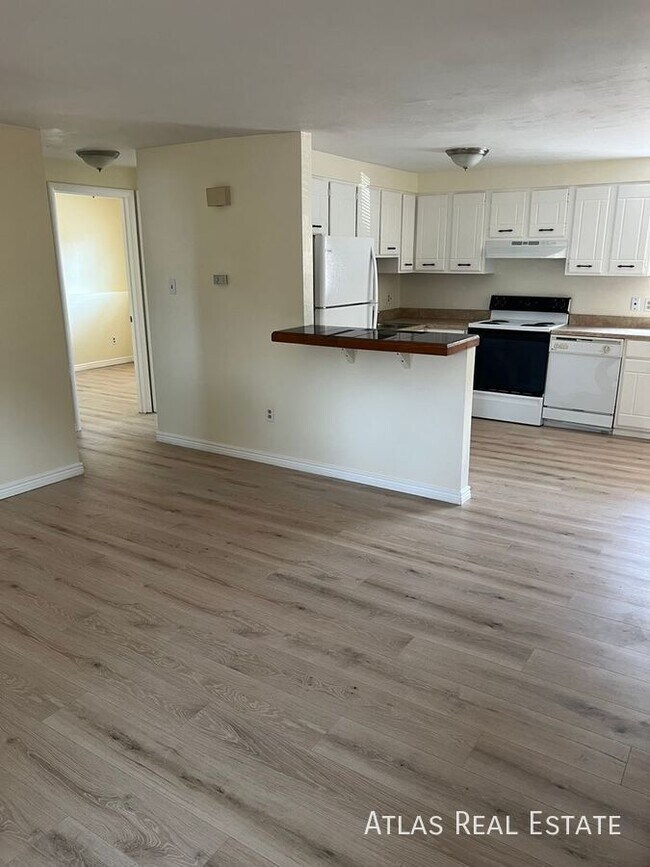 ***NEWLY REMODLED*** - ***NEWLY REMODLED*** Apartment Unit 1