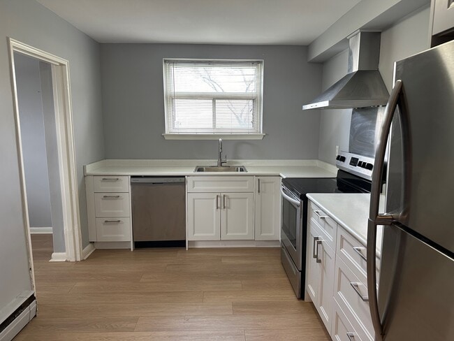 Photo - Spacious 2 Bedroom Apartment for Rent in Oshawa – Most Utilities Included! Unit Apt. 1