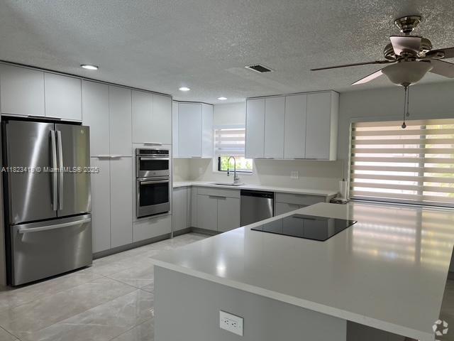 Building Photo - 10860 NW 40th St Rental