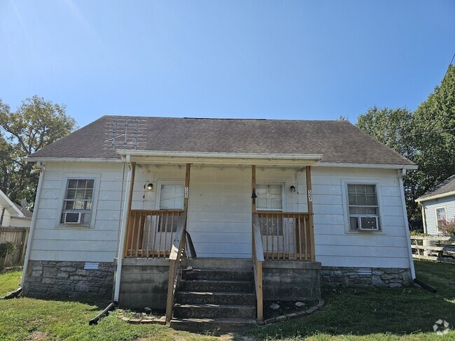 Building Photo - 525 Maple St Rental