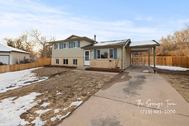 Photo - CHARMING 4BD on QUIET EASTBOROUGH CUL-DE-SAC- Security Deposit Waiver Available