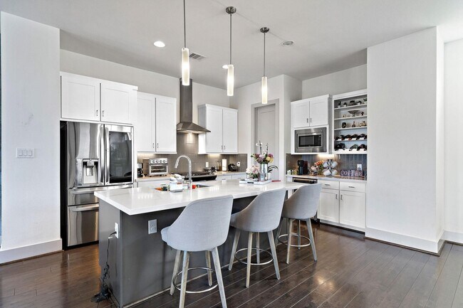 Photo - 4621 Chartres St