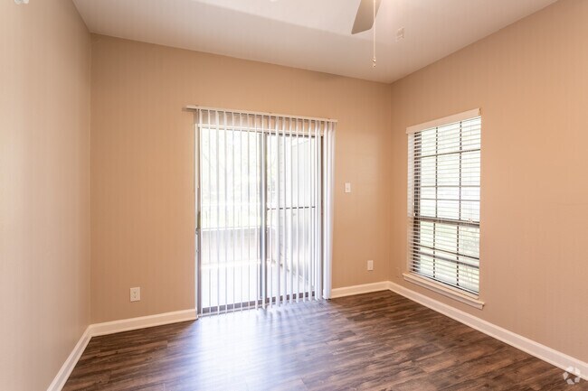 1HAB, 1BA 650 ft²