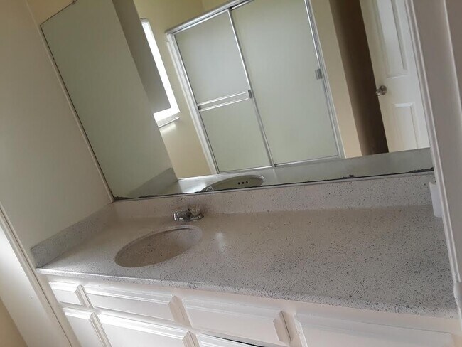 Photo - Kornblum II Apartments