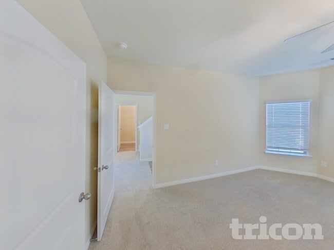 Photo - 2263 Cashmere Way