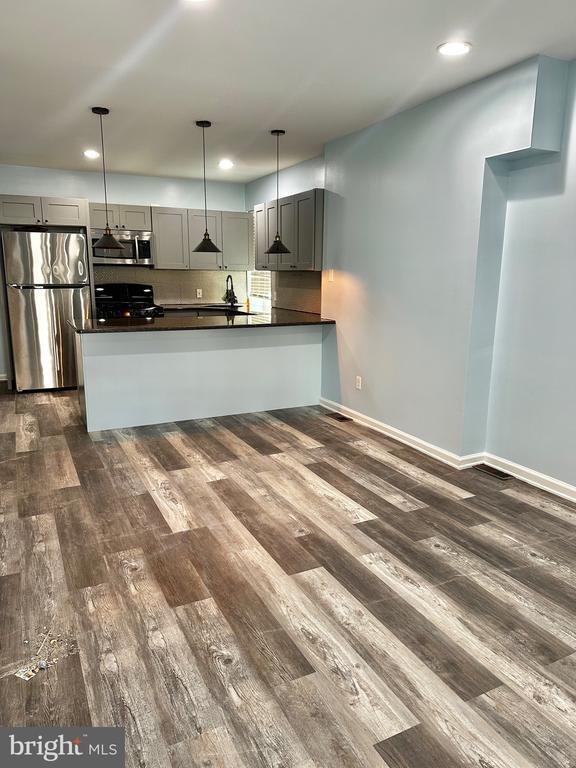 Photo - 542 Stanbridge St