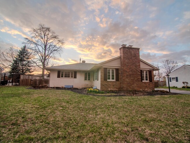 Photo - 2861 Wellesley Dr