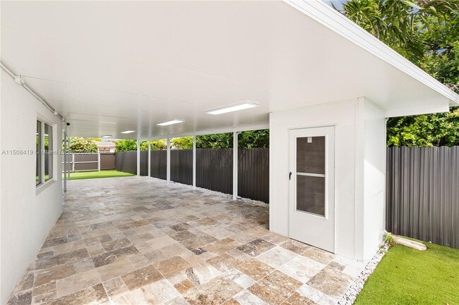 Photo - 10400 SW 42nd St