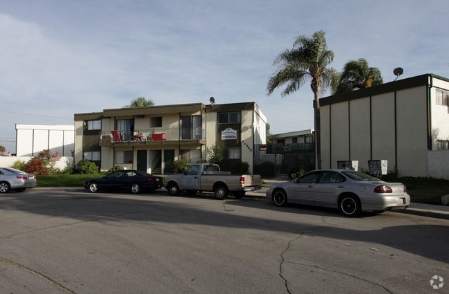 Casa Del Mar Apartments - Casa Del Mar Apartments