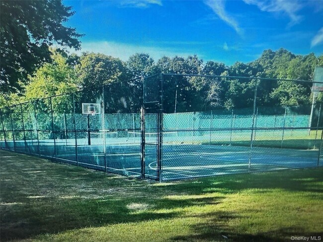 Photo - 5 Laramie Ct