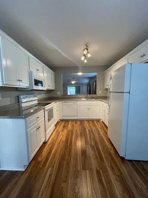 Photo - 120 Kendallwood Ct