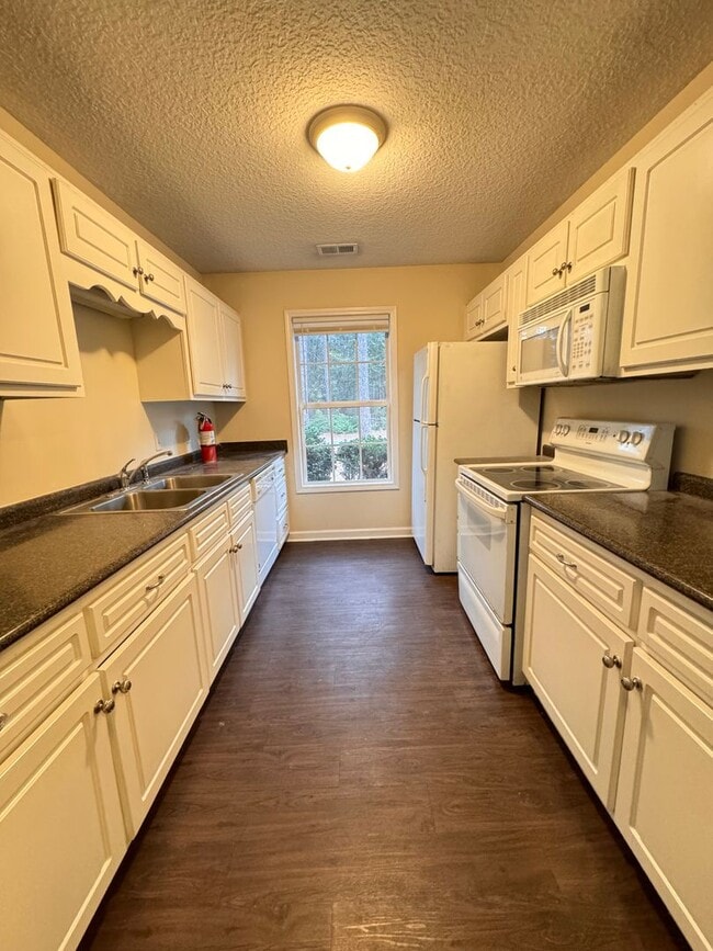 Building Photo - 101 Lindsay Ct Unit B