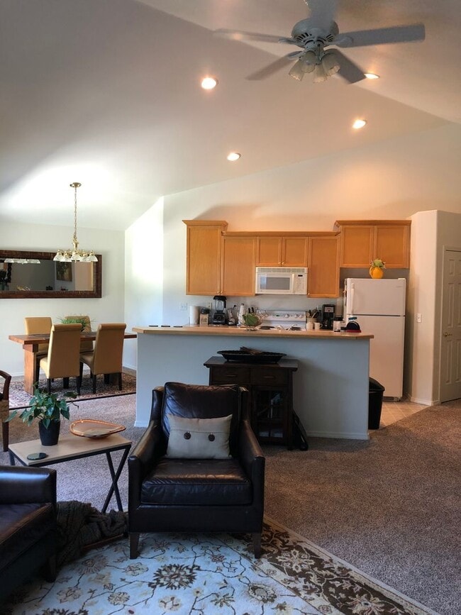 Photo - Boise 2 bedroom/1.5 bathroom/2Car, 1128Sqft, Nice townhouse off of State & Pierce Park