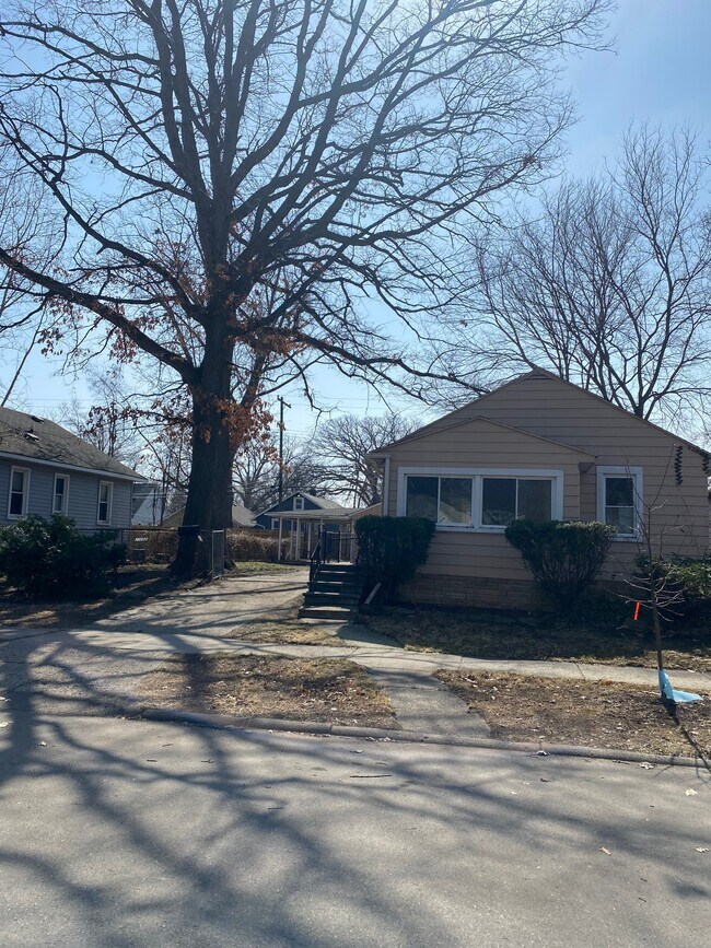 Photo - 1620 Channing St