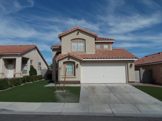 Building Photo - Desirable Move-In Ready Home with Loft, Fireplace & Oversized Garage