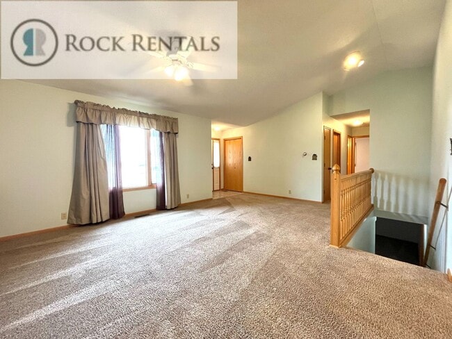 Photo - 14 Des Moines Ave