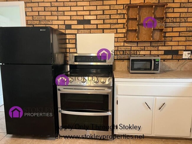 Photo - 198 Thomas Way