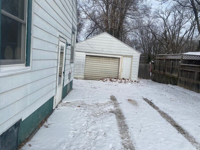 Photo - 307 Ehrett St