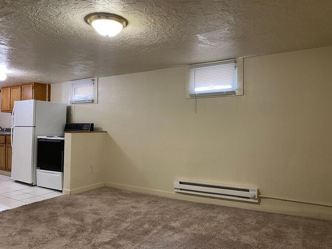 Photo - 709 Evans Ave Unit Apt 2 - "Down"