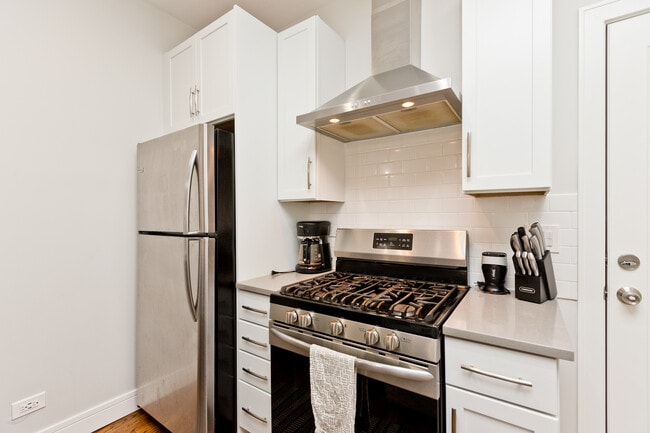 Photo - 2045 N Wolcott Ave Unit 1R