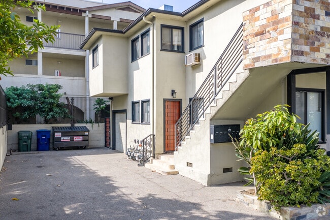 Photo - 7156-7160 Lexington Ave