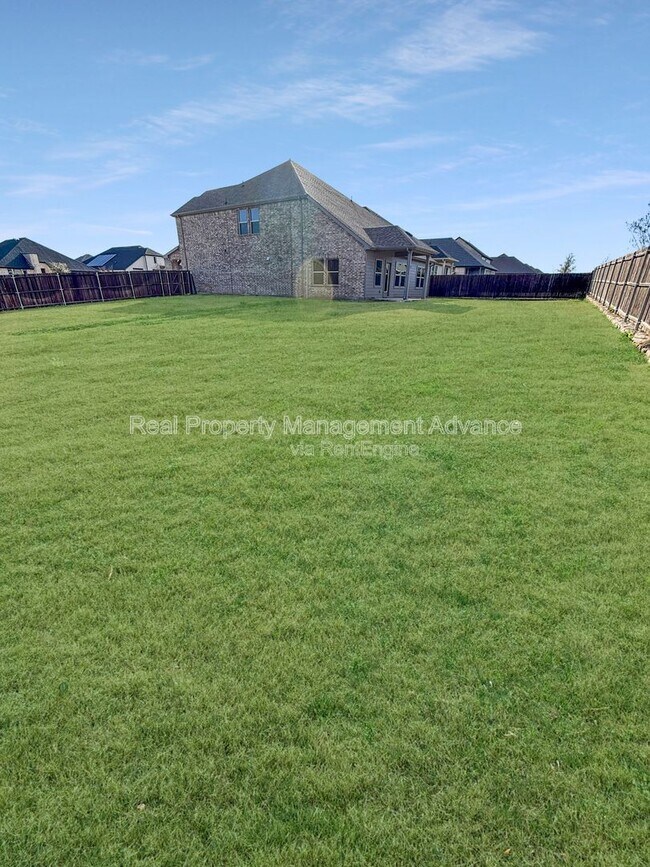 Photo - 452 Morning Dew Ln