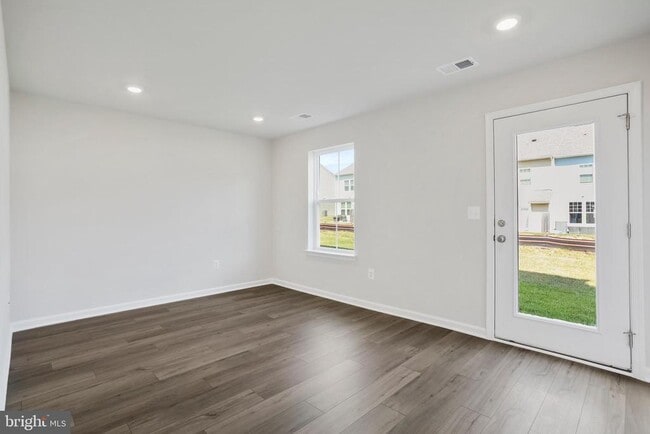 Building Photo - 133 Kinkade Ct