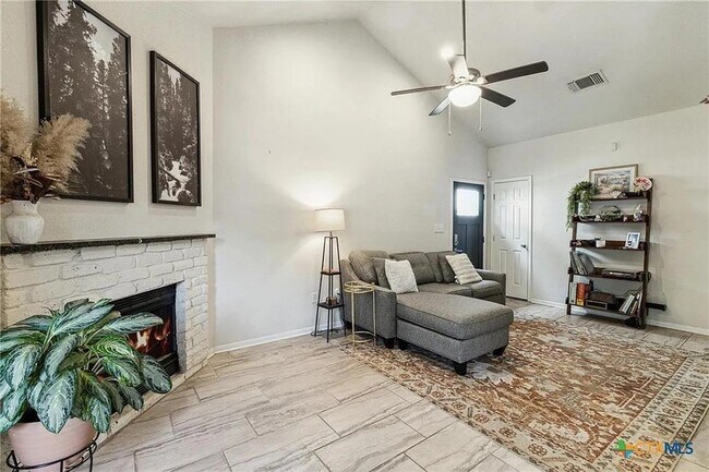 Photo - 313 Quarry St