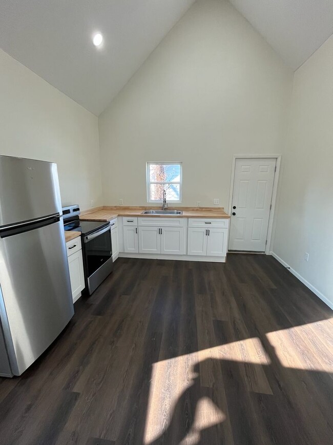 Photo - 2+ BEDROOM 1 BATHROOM HOUSE FOR RENT