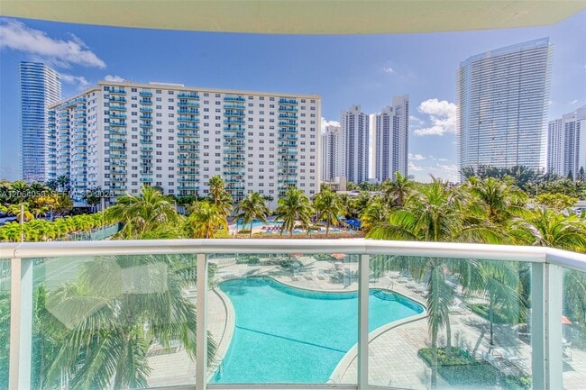 Photo - 19380 Collins Ave Unidad 406