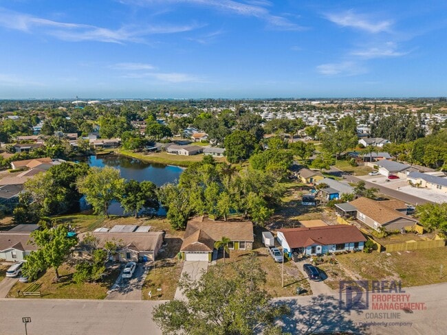 Building Photo - Charming Lakeside Home in Cordova Lakes – West Bradenton