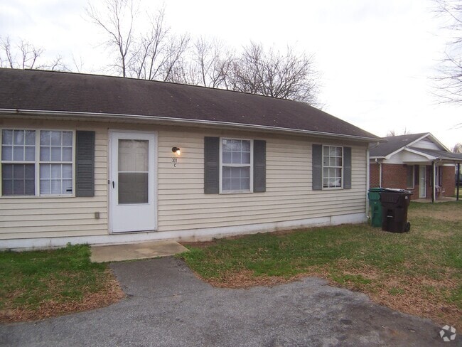 Building Photo - 301 Coltrane Ave Unit 301-C Coltrane Avenue Rental