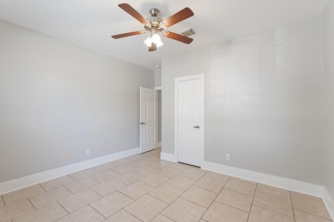 Building Photo - 16727 Sonoma Del Norte Dr