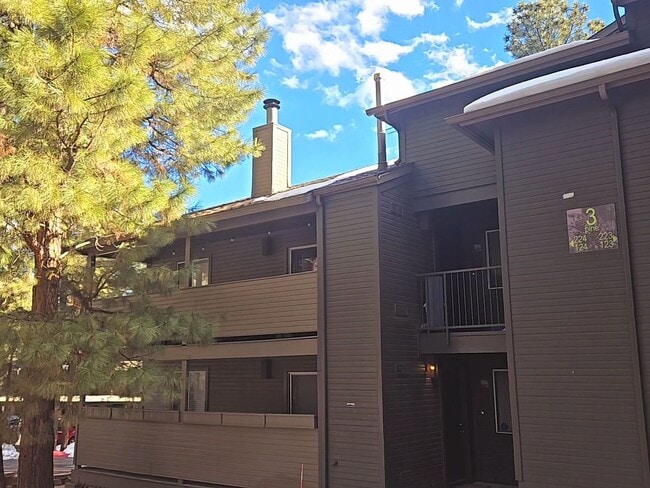 Building Photo - Freshly Remodeled 2 Bed, 2 Bath Condo in The Arbors!! Students OK! Avail. July 19th! Unit 3-124