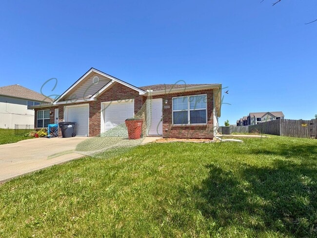 Building Photo - HOME IN GRAIN VALLEY