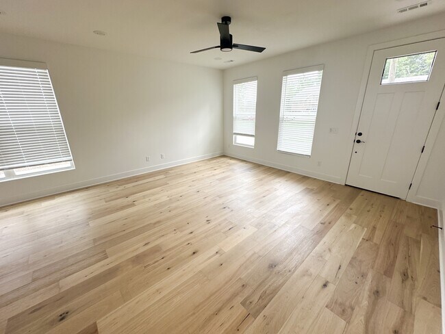 Photo - 1632 Neptune St