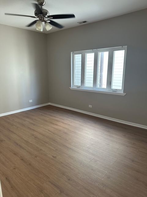 Photo - 2956 N Hamlin Ave Unit 2R