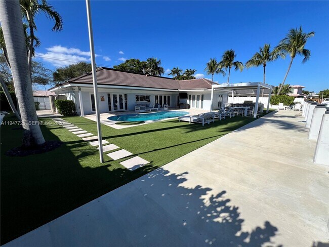 Photo - 5510 Bayview Dr